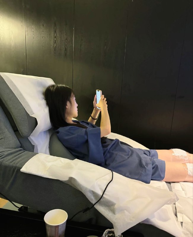 一大早的，隔壁邻居非喊我带她来洗脚，她说她男朋友出差了，一个人好孤独！一大早的，隔壁邻居非喊我带她来洗脚，她说她男朋友出差了，一个人好孤独！